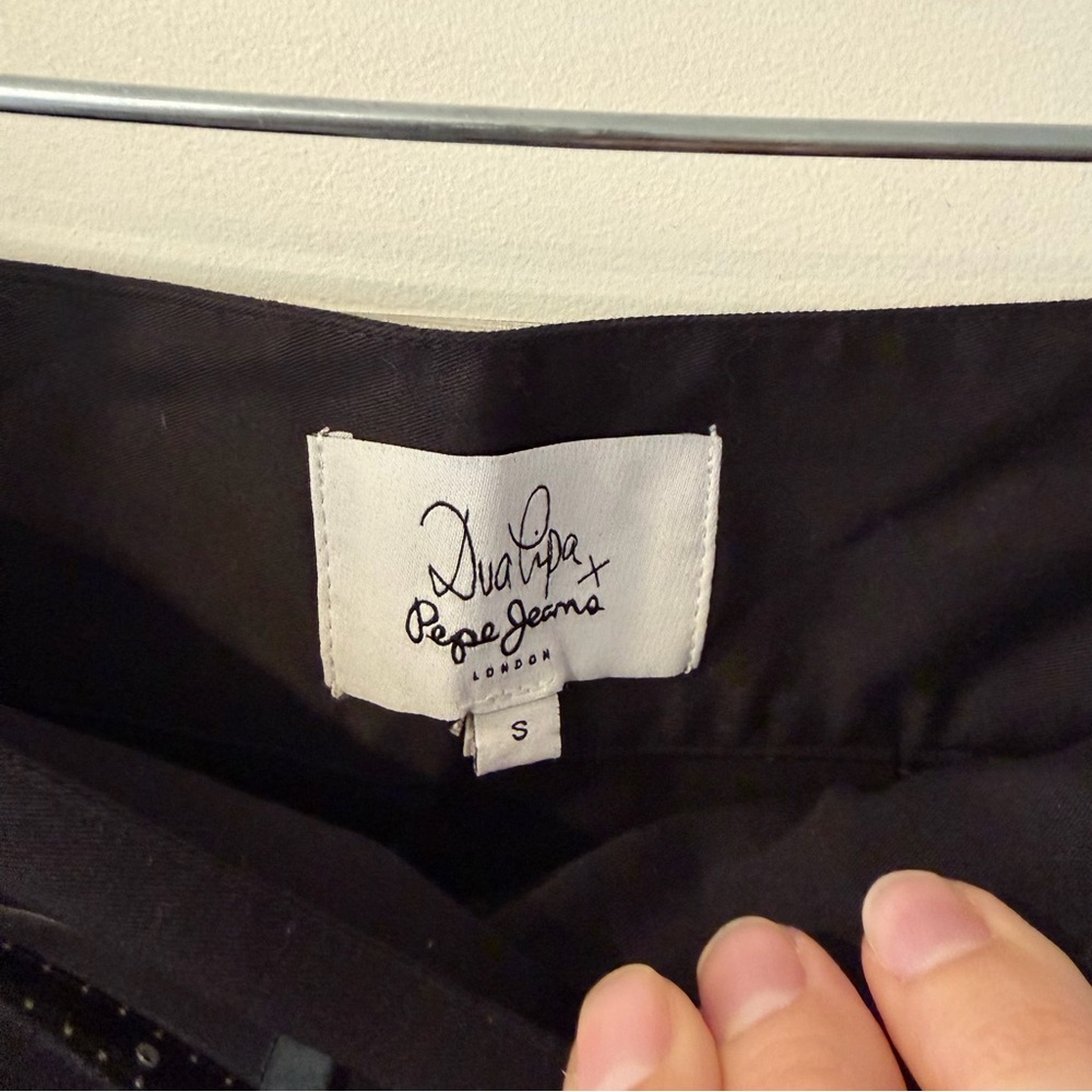 PEPE JEANS x DUA LIPA pleated mini skirt - Picture 3 of 4